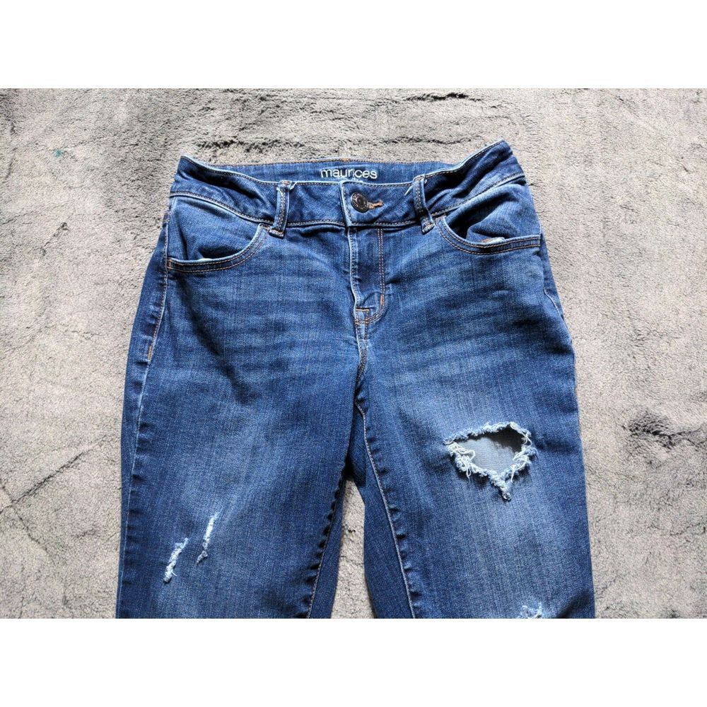 Maurices Mid-Rise Distressed Jeans Women's Size XS Short Medium Wash - Picture 3 of 10